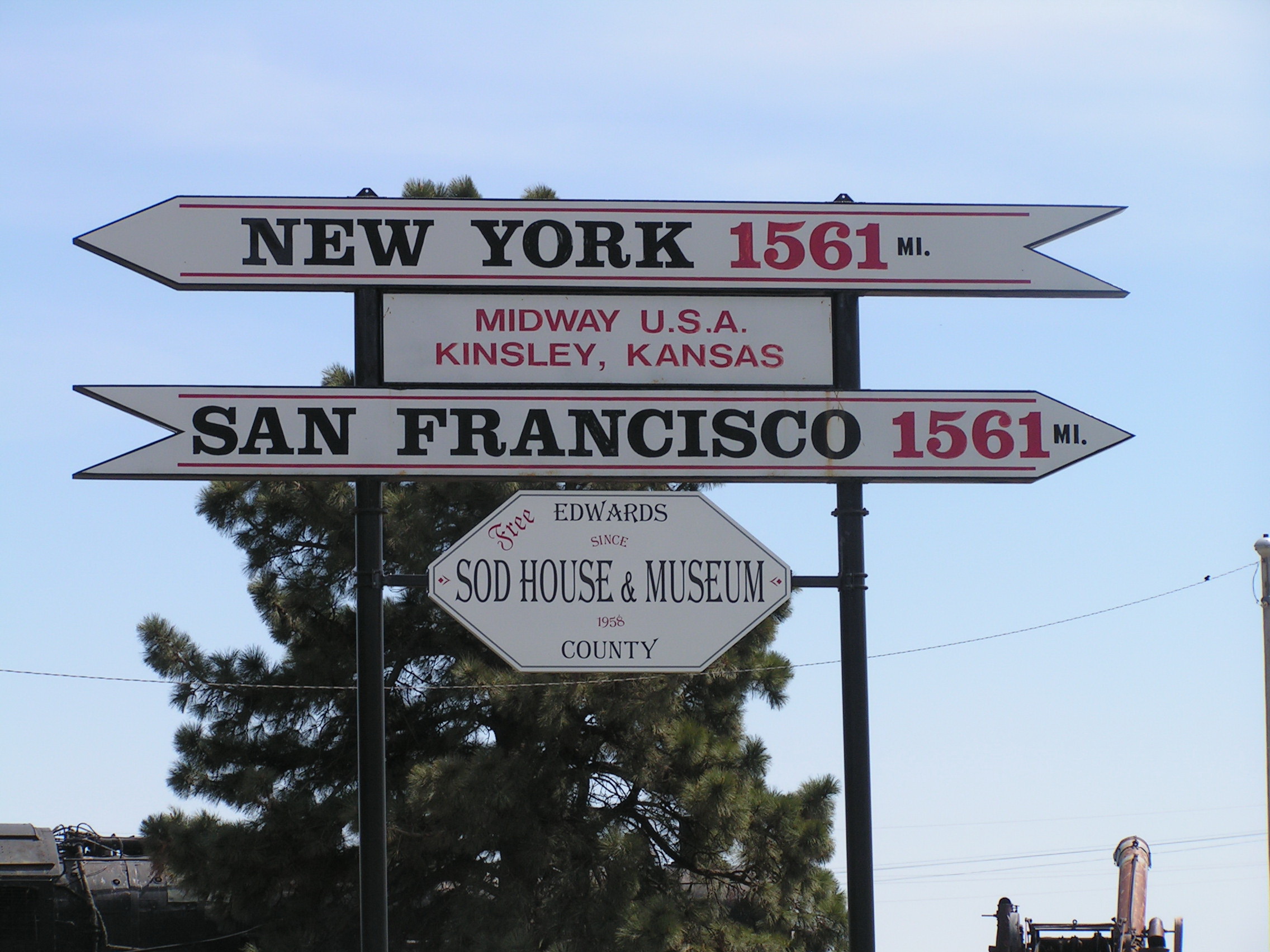 Midway USA sign